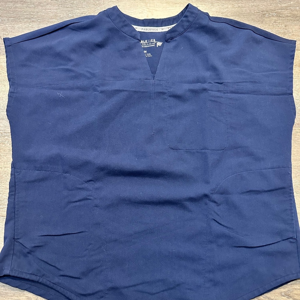 Women’s Scrub Set – Size Medium – Navy Blue – Gently Used
